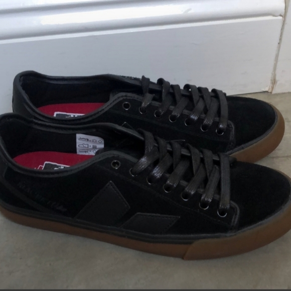 Macbeth Footwear - Picture 2 of 4